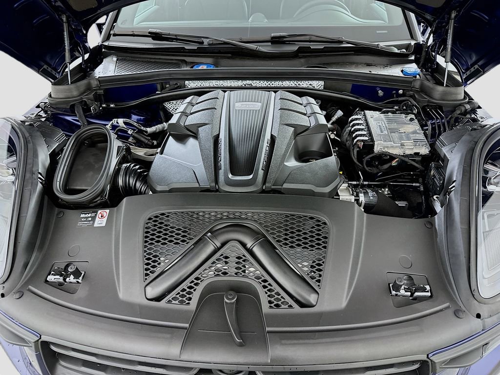 New 2025 Porsche Macan S AWD/4WD image 32