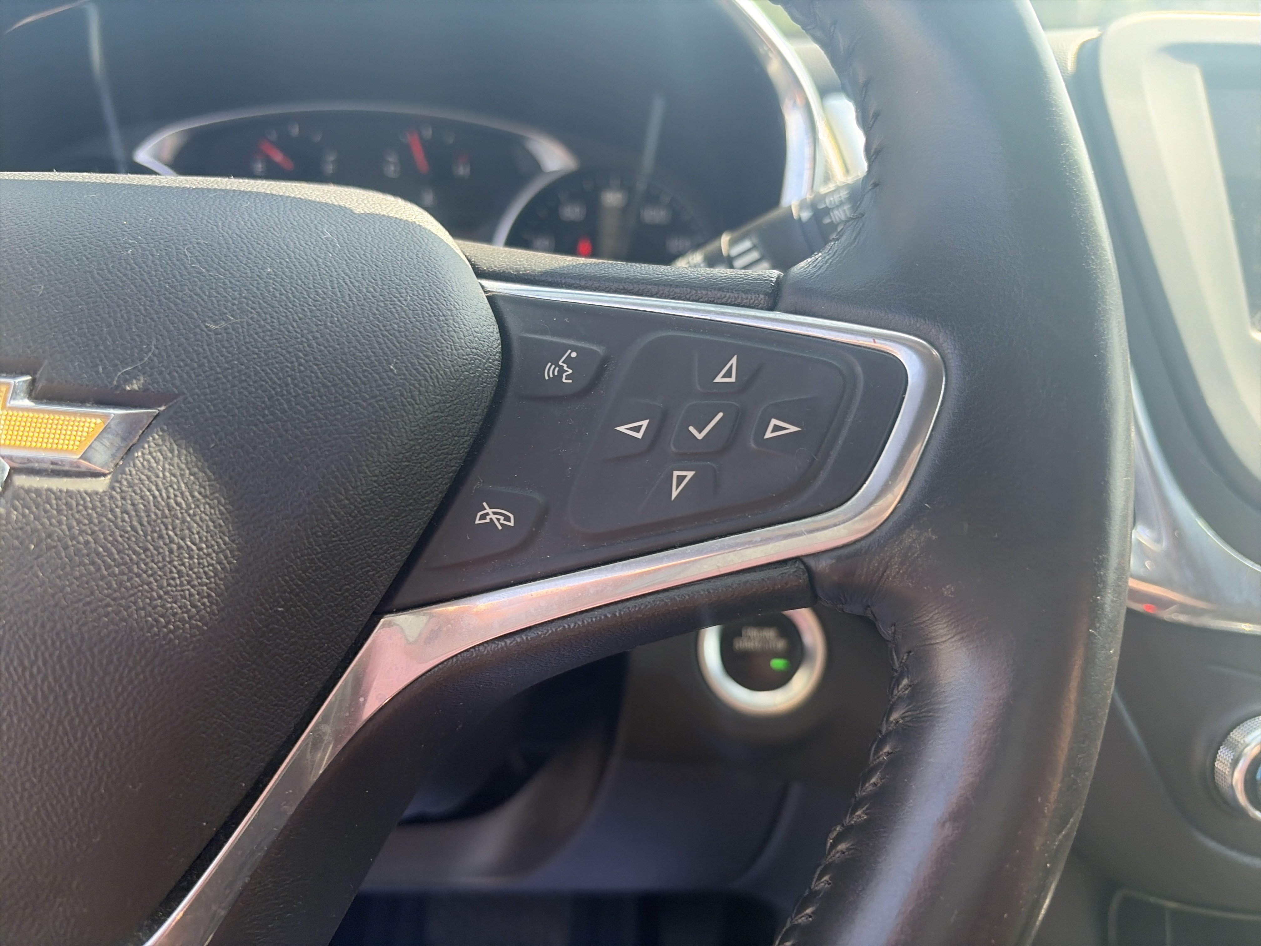 Used 2019 Chevrolet Equinox LT AWD/4WD image 22