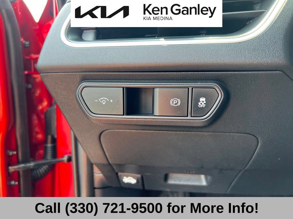 Certified 2025 Kia K4 FWD image 30