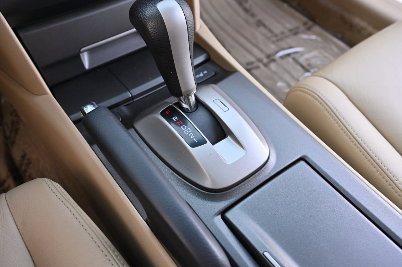 Used 2011 Honda Accord EX-L image 24