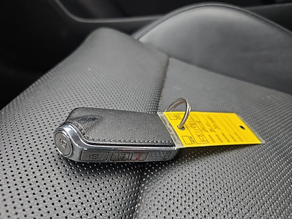 Used 2019 Kia Stinger AWD/4WD image 12