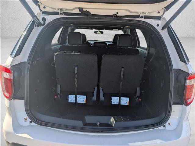 Used 2017 Ford Explorer XLT w/ Equipment Group 202A image 11