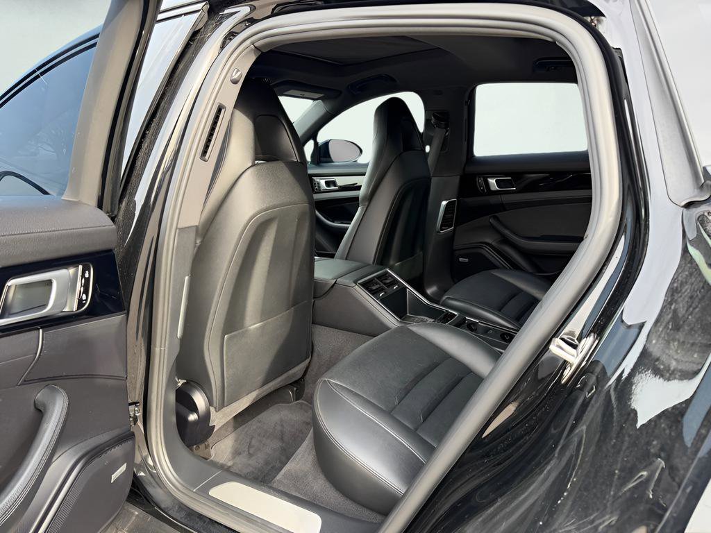 Used 2019 Porsche Panamera 4 image 21