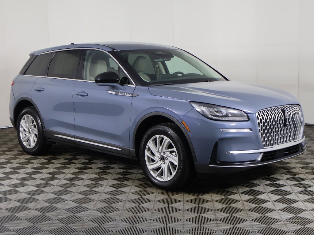 Used 2023 Lincoln Corsair AWD w/ Towing Package image 2