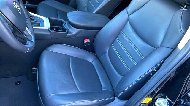 Used 2022 Toyota RAV4 XLE Premium image 11