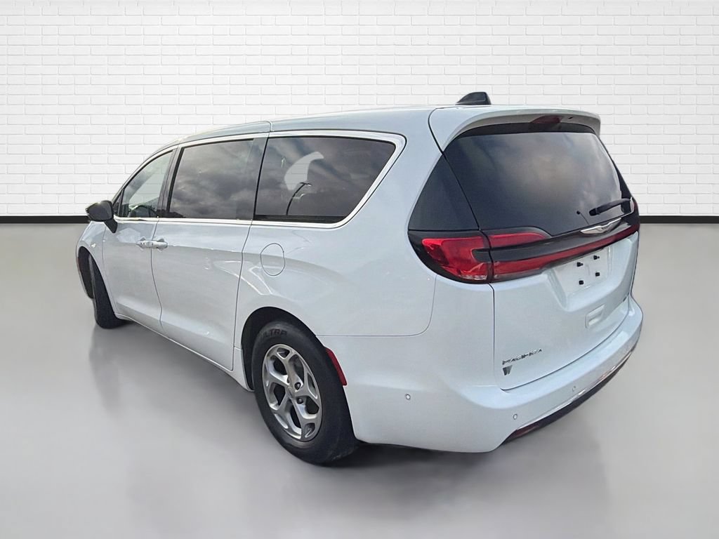 Used 2024 Chrysler Pacifica Limited FWD image 7