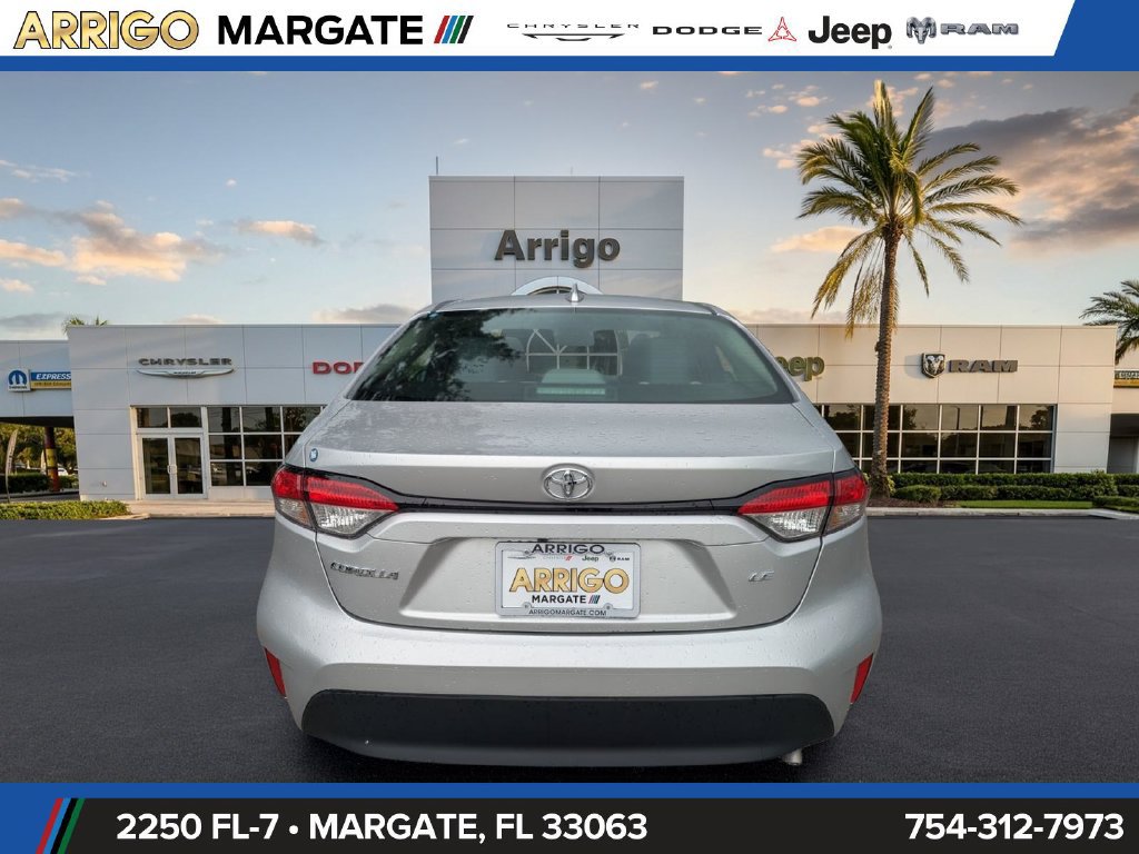 Used 2025 Toyota Corolla LE FWD image 6