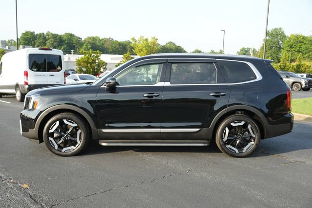 Used 2025 Kia Telluride S FWD image 4