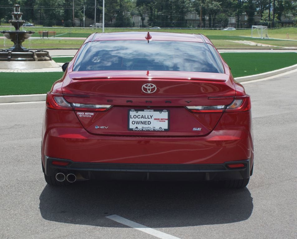 Used 2025 Toyota Camry SE FWD image 3