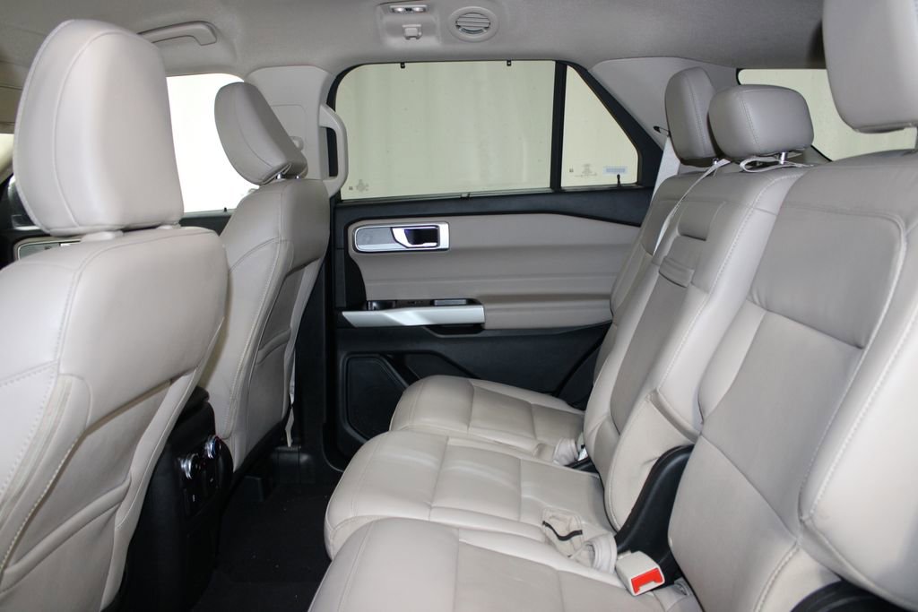 Used 2023 Ford Explorer Limited image 19