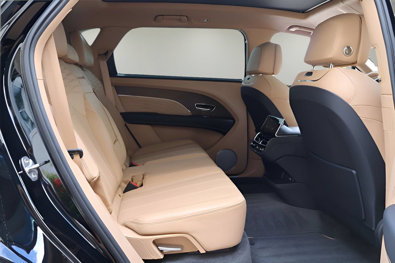 Certified 2024 Bentley Bentayga Extended Wheelbase AWD/4WD image 21