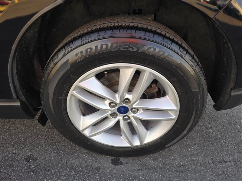 Used 2018 Ford Edge SEL w/ Equipment Group 201A AWD/4WD image 26