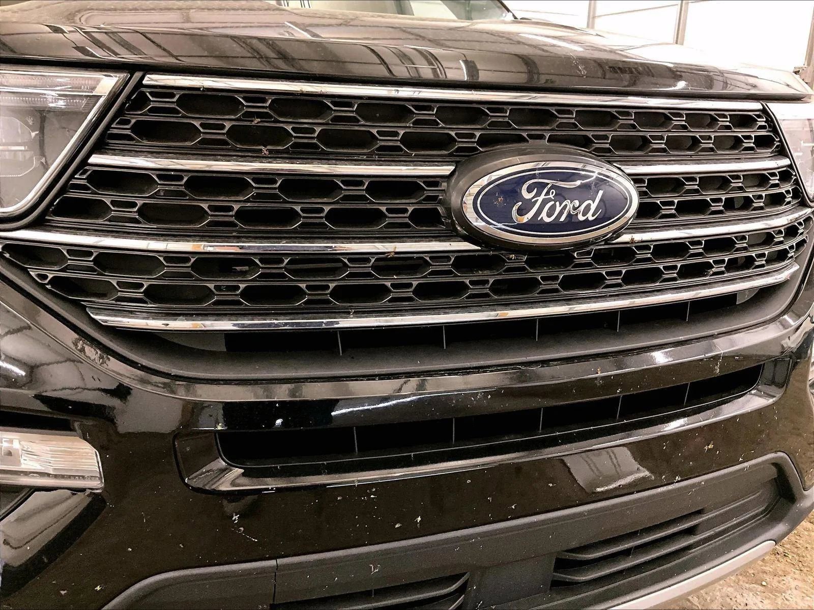 Used 2022 Ford Explorer XLT w/ Equipment Group 202A AWD/4WD image 30
