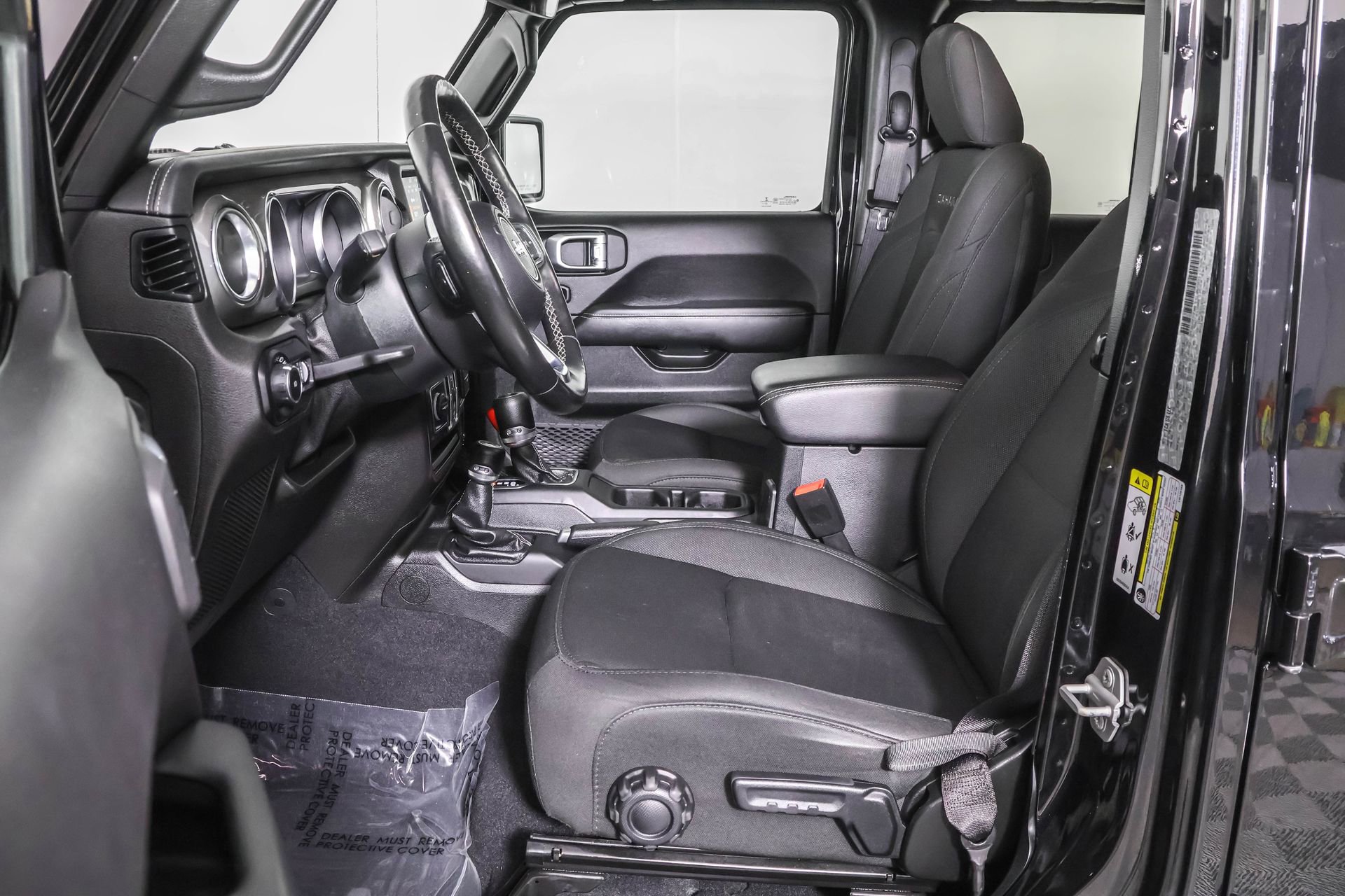 Used 2020 Jeep Wrangler Unlimited Sahara image 4