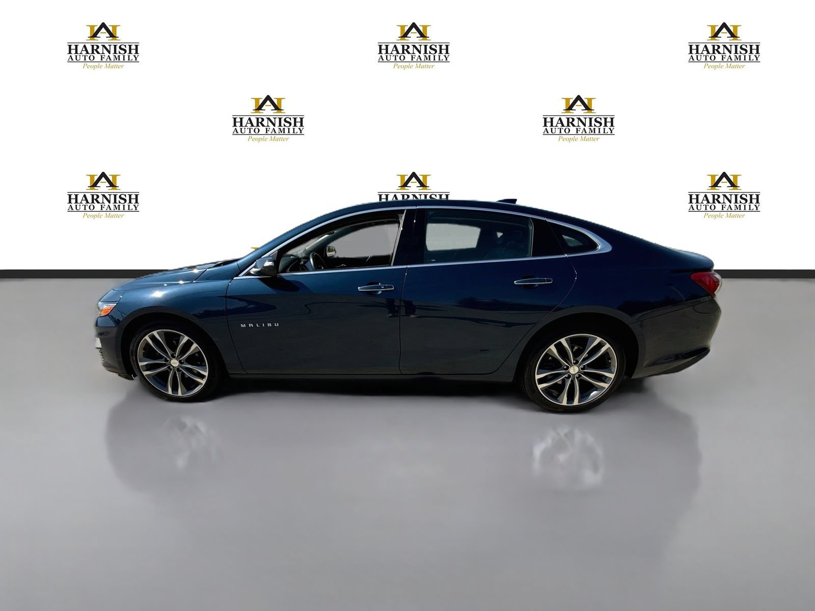 Used 2020 Chevrolet Malibu Premier FWD image 3
