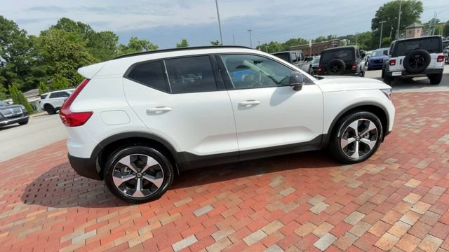 Used 2026 Volvo XC40 B5 Plus AWD/4WD video 2
