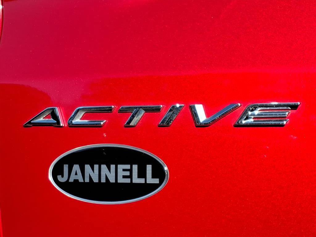 Used 2025 Ford Escape Active w/ Active Premium Tech Pack image 9