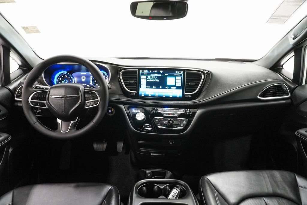New 2026 Chrysler Pacifica Select FWD image 12