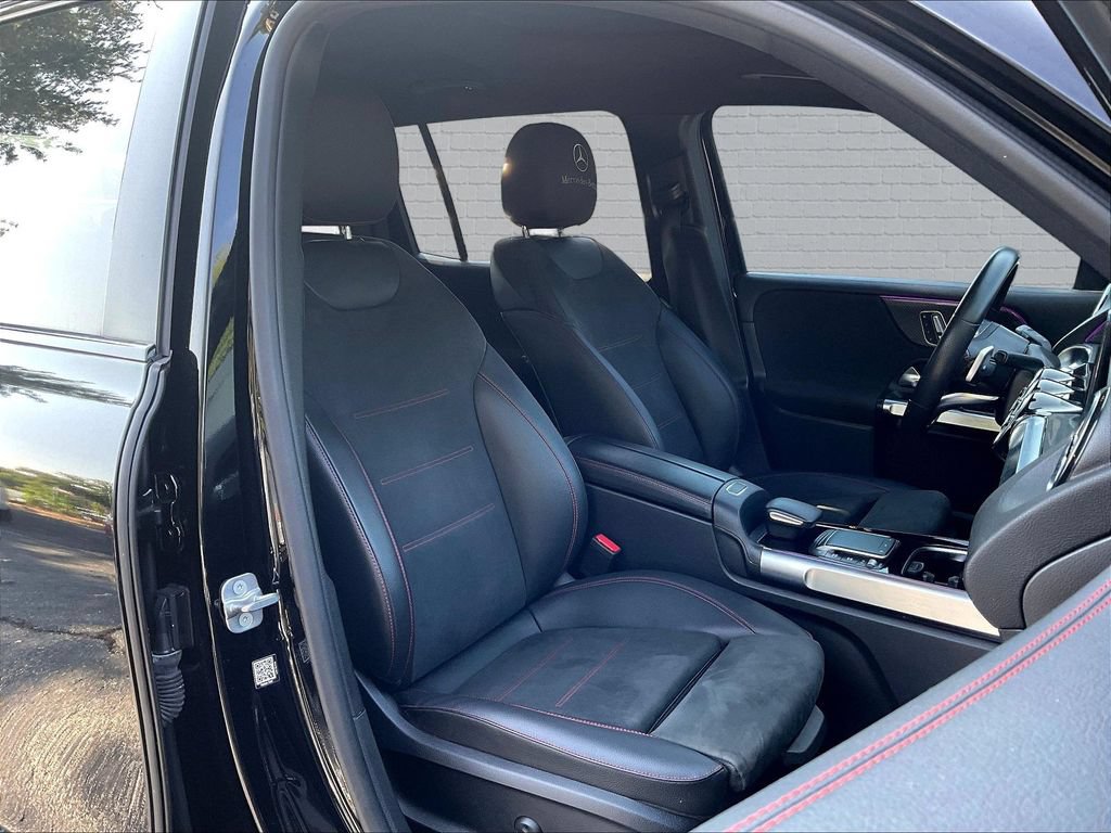 Used 2023 Mercedes-Benz GLB 250 image 24
