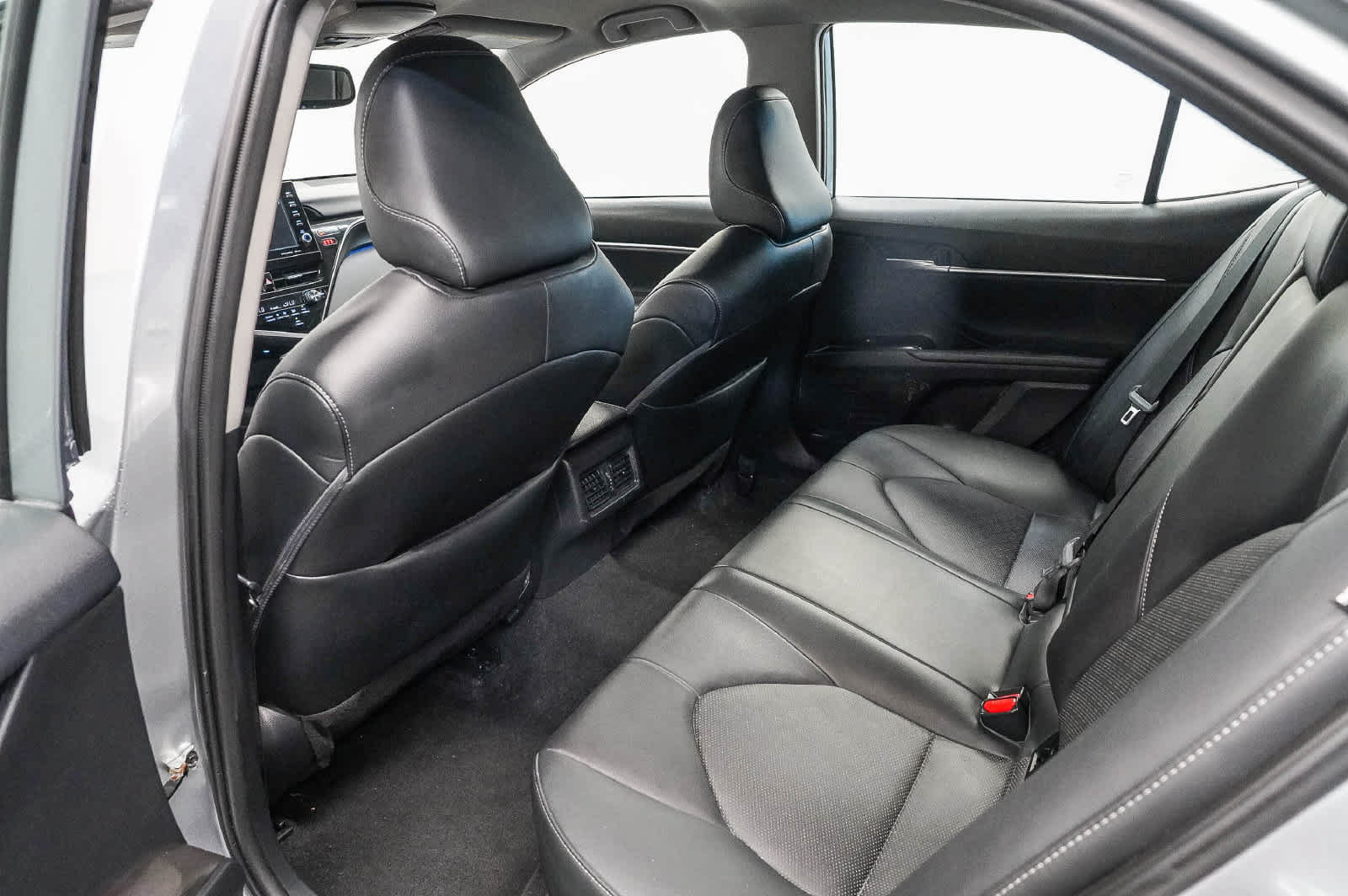 Used 2024 Toyota Camry XSE FWD image 18