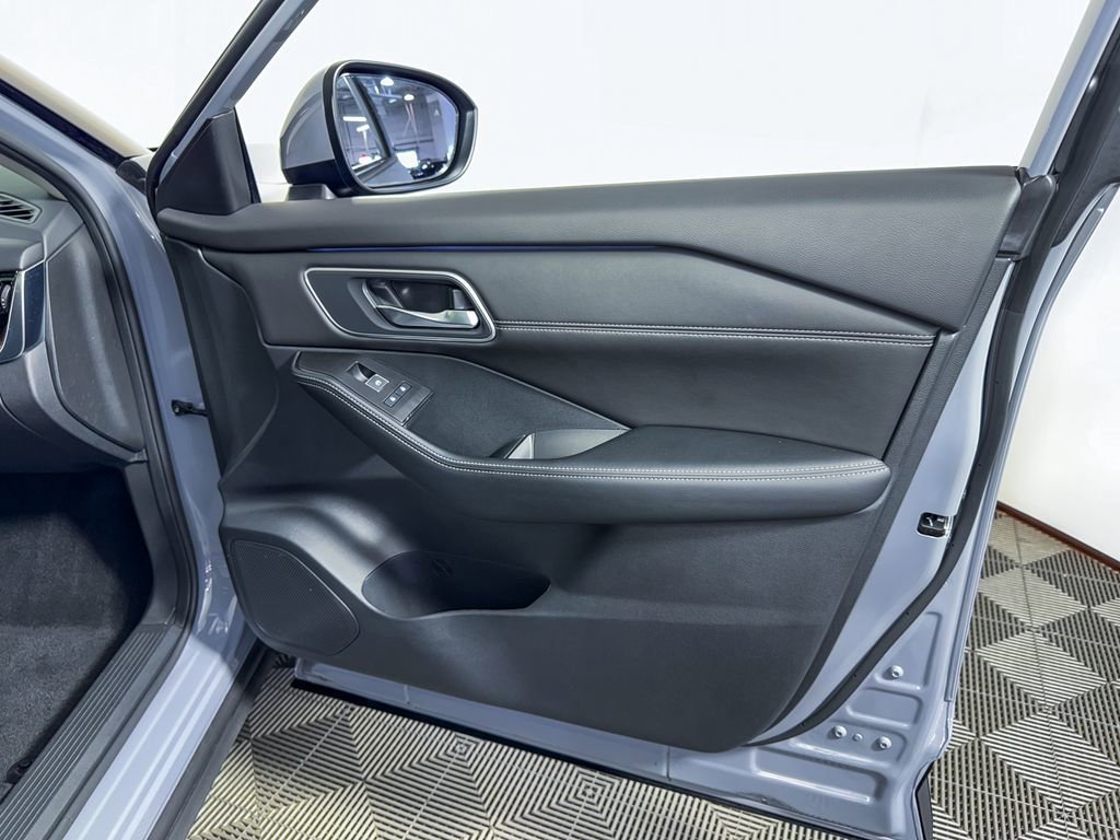 Certified 2024 Nissan Rogue Platinum image 53