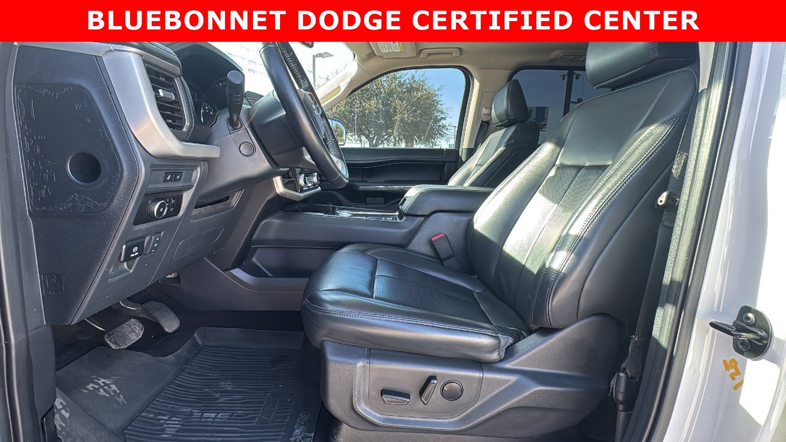 Used 2023 Ford Expedition XLT image 9