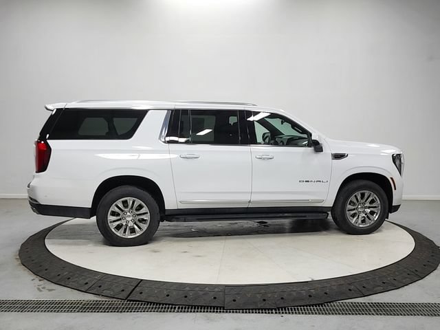 Used 2025 GMC Yukon XL Denali AWD/4WD image 8