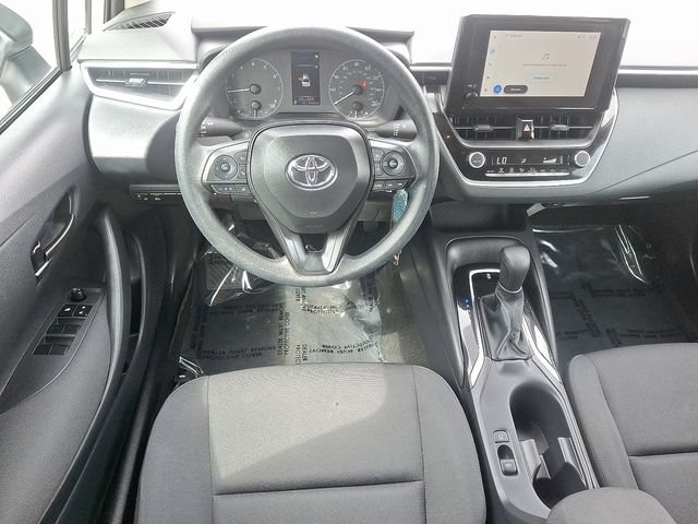 Used 2025 Toyota Corolla LE FWD image 11