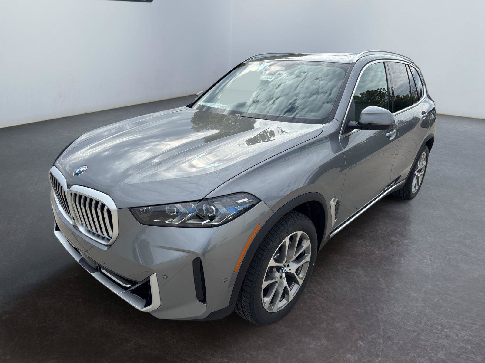 Used 2026 BMW X5 xDrive40i AWD/4WD image 9