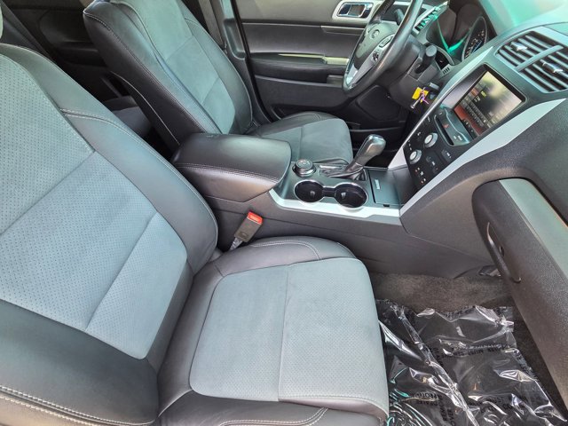 Used 2015 Ford Explorer XLT w/ Equipment Group 202A AWD/4WD image 20