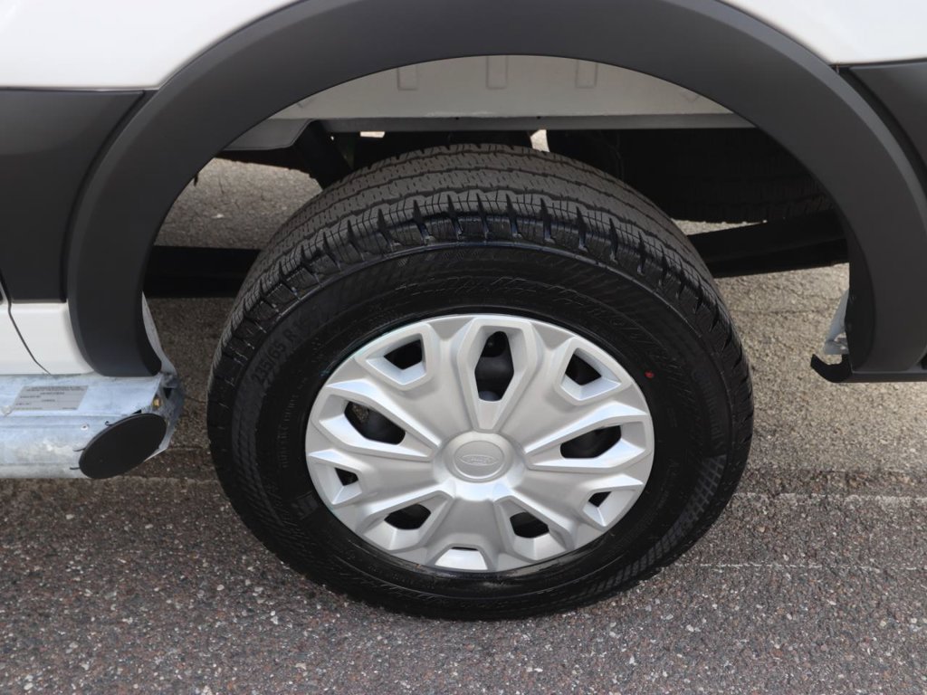 Used 2025 Ford Transit 250 Low Roof w/ Exterior Upgrade Package RWD image 23