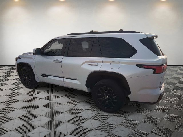 Used 2024 Toyota Sequoia Platinum AWD/4WD image 9