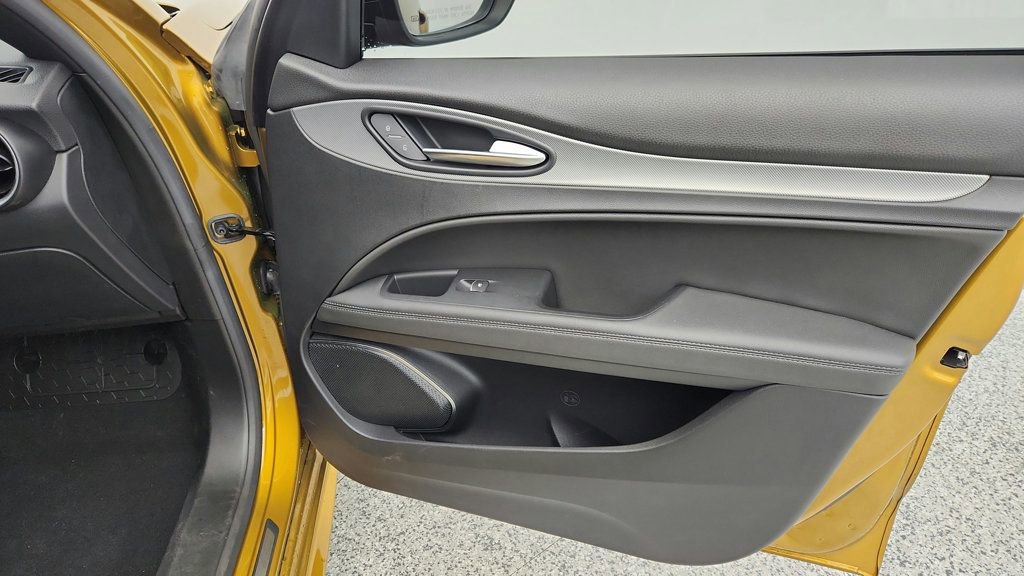 Used 2023 Alfa Romeo Stelvio Veloce image 64