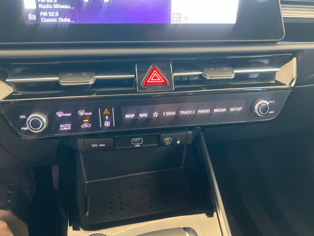Certified 2024 Kia Niro EX FWD image 57