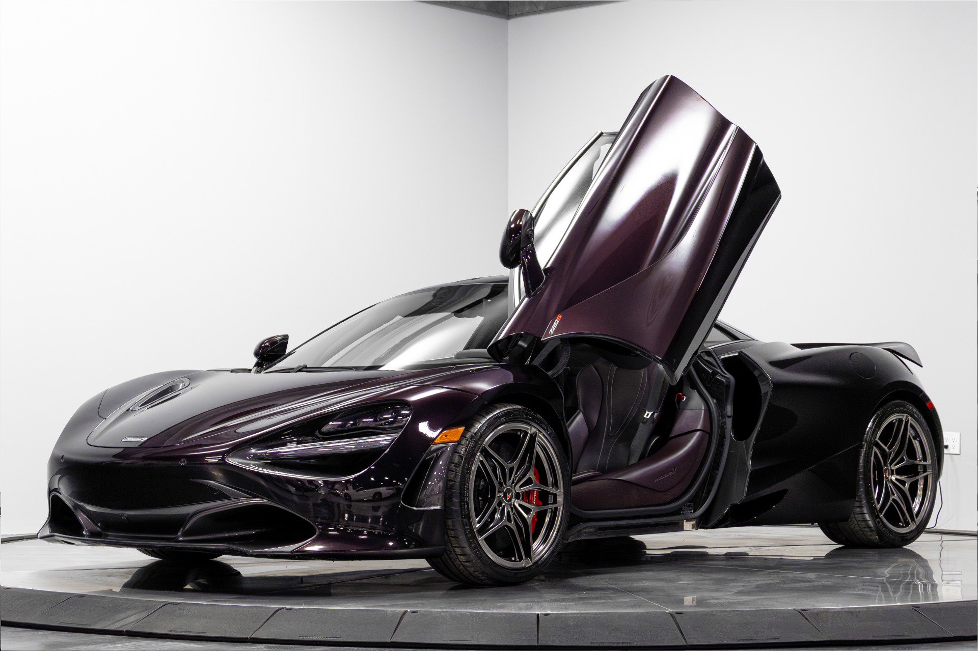 Used 2018 McLaren 720S Performance image 3