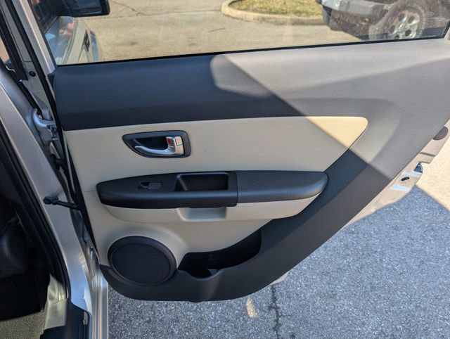 Used 2013 Kia Soul ! w/ Premium Pkg FWD image 21