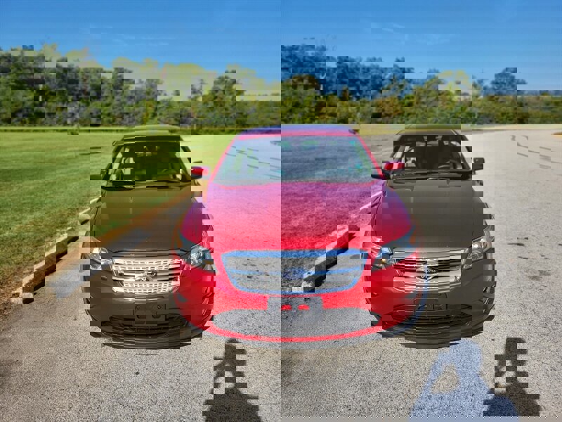 Used 2012 Ford Taurus SEL image 4