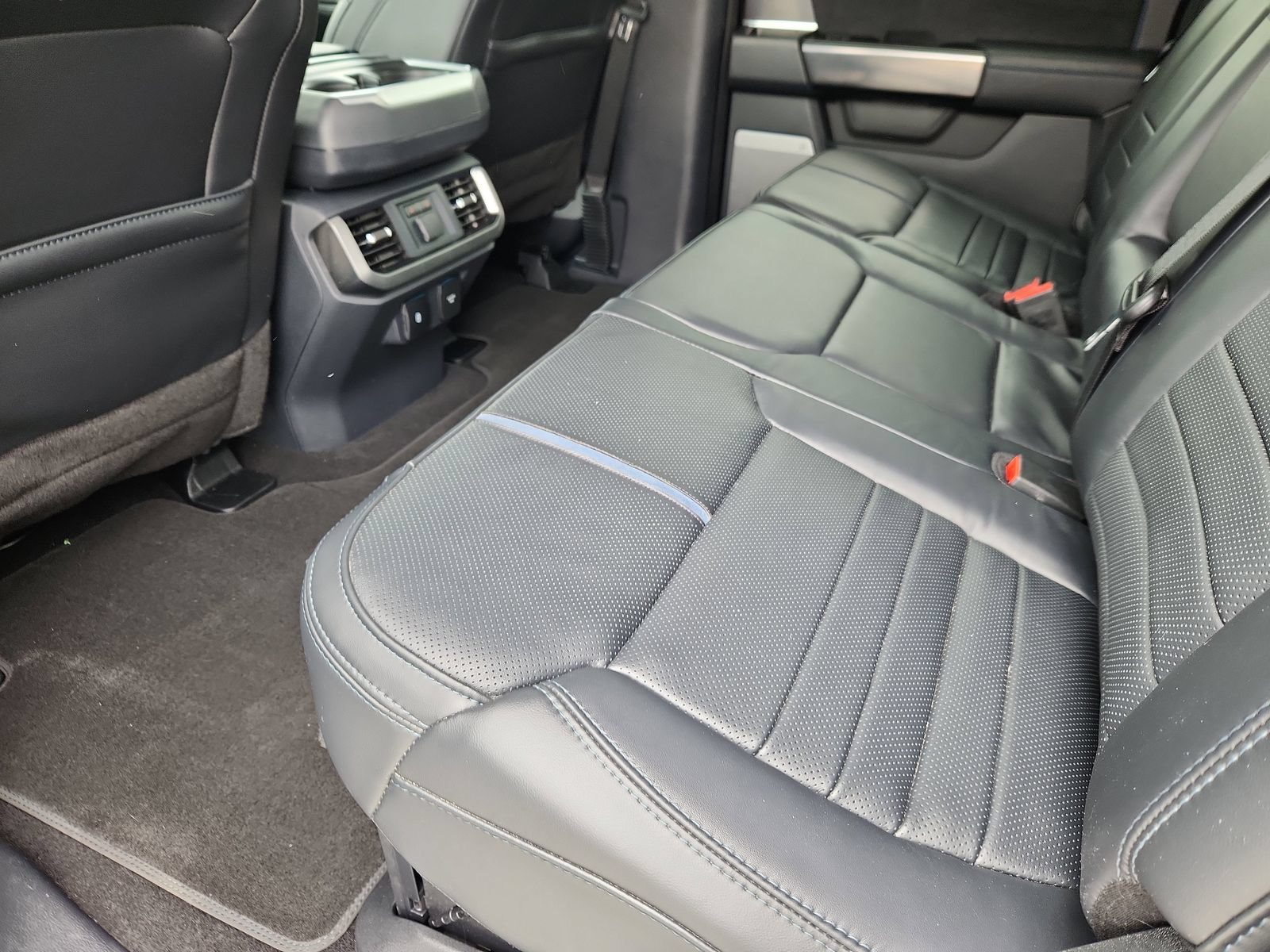 Used 2024 Ford F150 Platinum AWD/4WD image 11