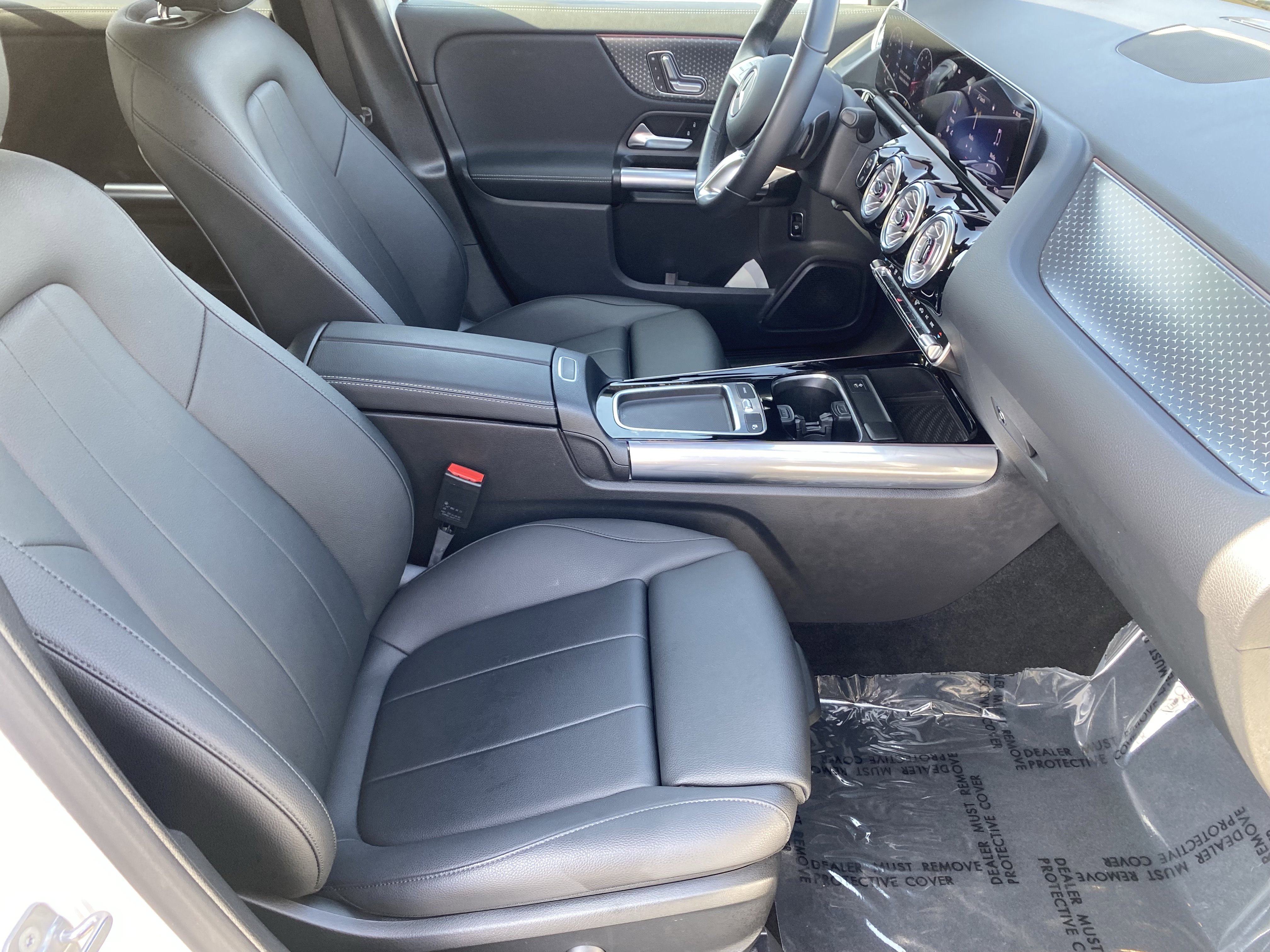 Used 2025 Mercedes-Benz GLA 250 4MATIC image 9