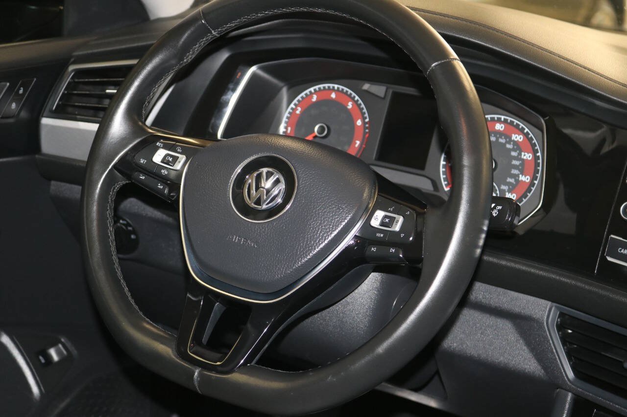 Used 2019 Volkswagen Jetta SE w/ Cold Weather Package FWD image 24