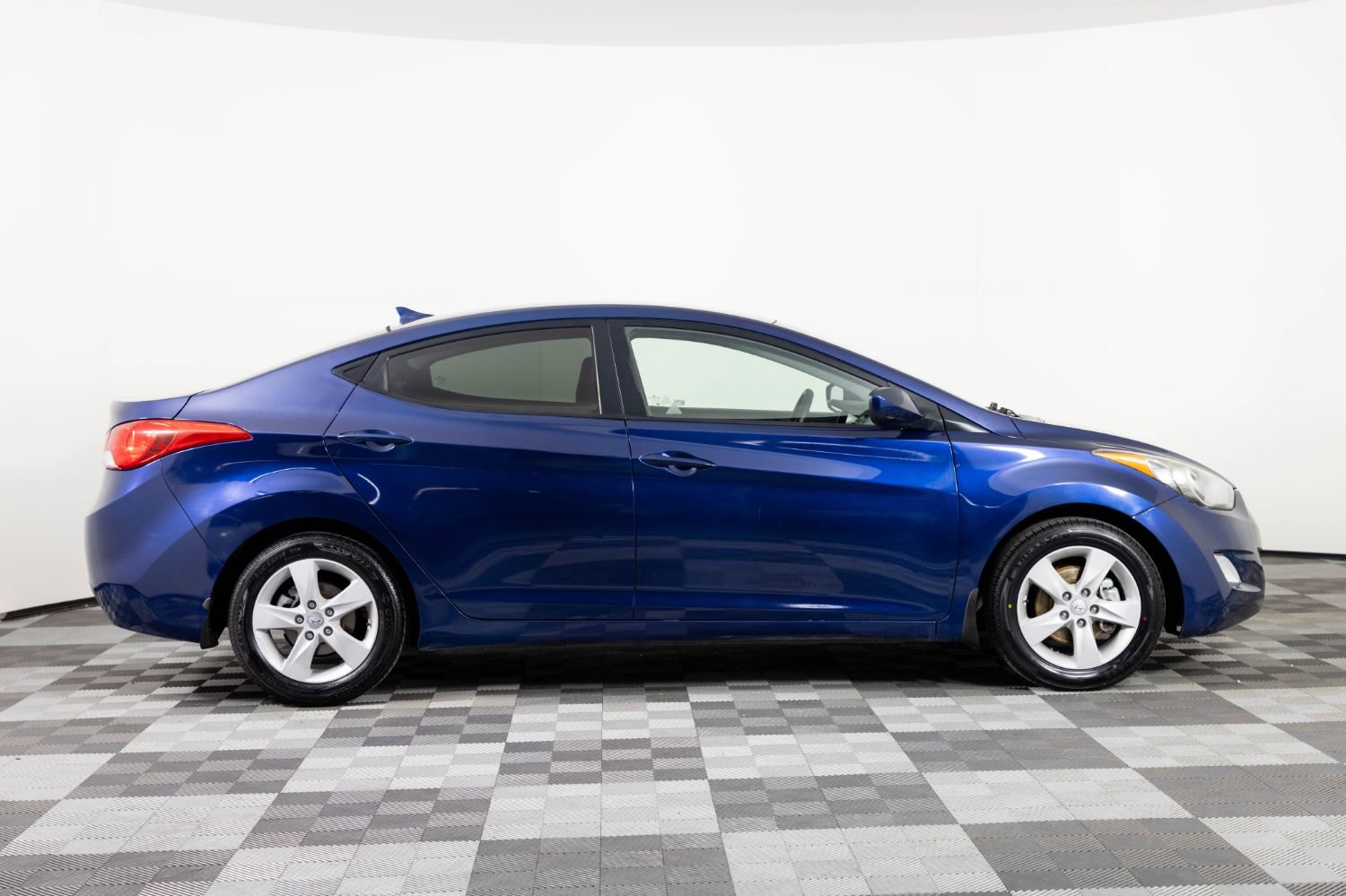 Used 2013 Hyundai Elantra GLS w/ Preferred Pkg FWD image 9