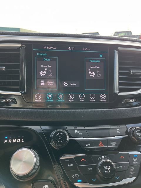 Used 2020 Chrysler Pacifica Touring-L w/ S Appearance Package FWD image 48