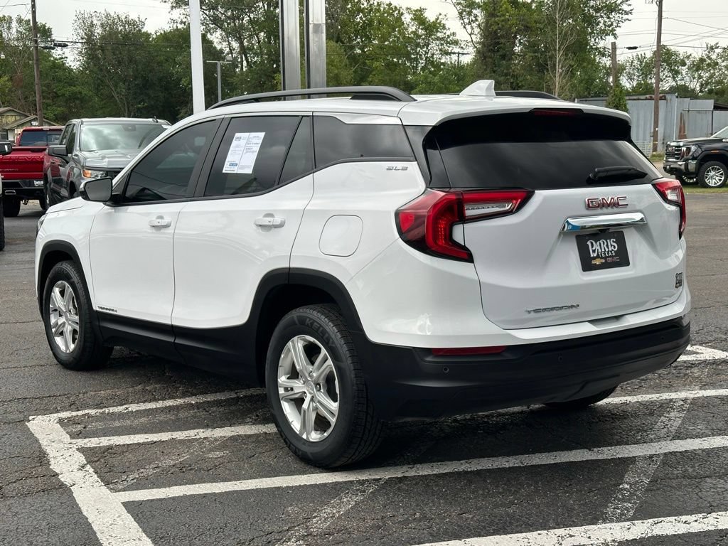 Used 2024 GMC Terrain SLE w/ Driver Convenience Package FWD image 7