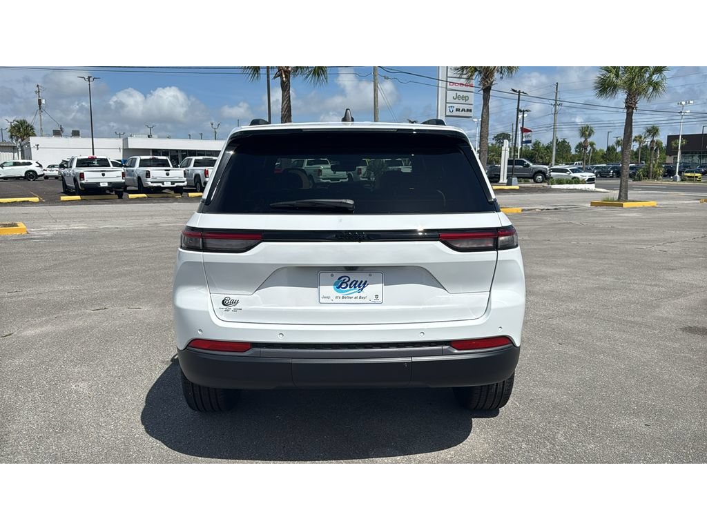 New 2026 Jeep Grand Cherokee Limited w/ Limited Altitude Package RWD image 5