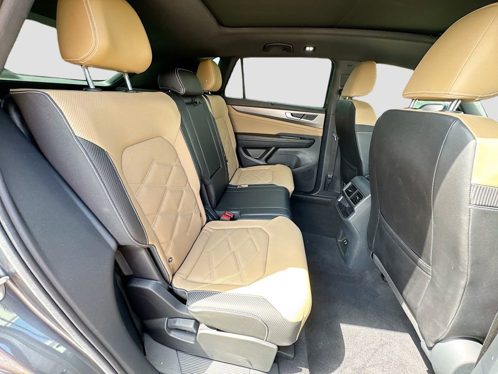 Used 2024 Volkswagen Atlas Cross Sport SE image 35