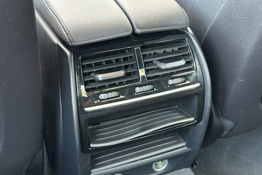 Used 2019 BMW 530e w/ Convenience Package image 16