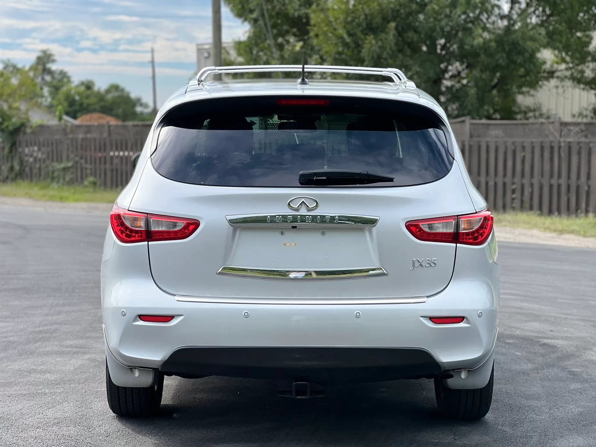Used 2013 INFINITI JX35 AWD w/ Premium Pkg image 4