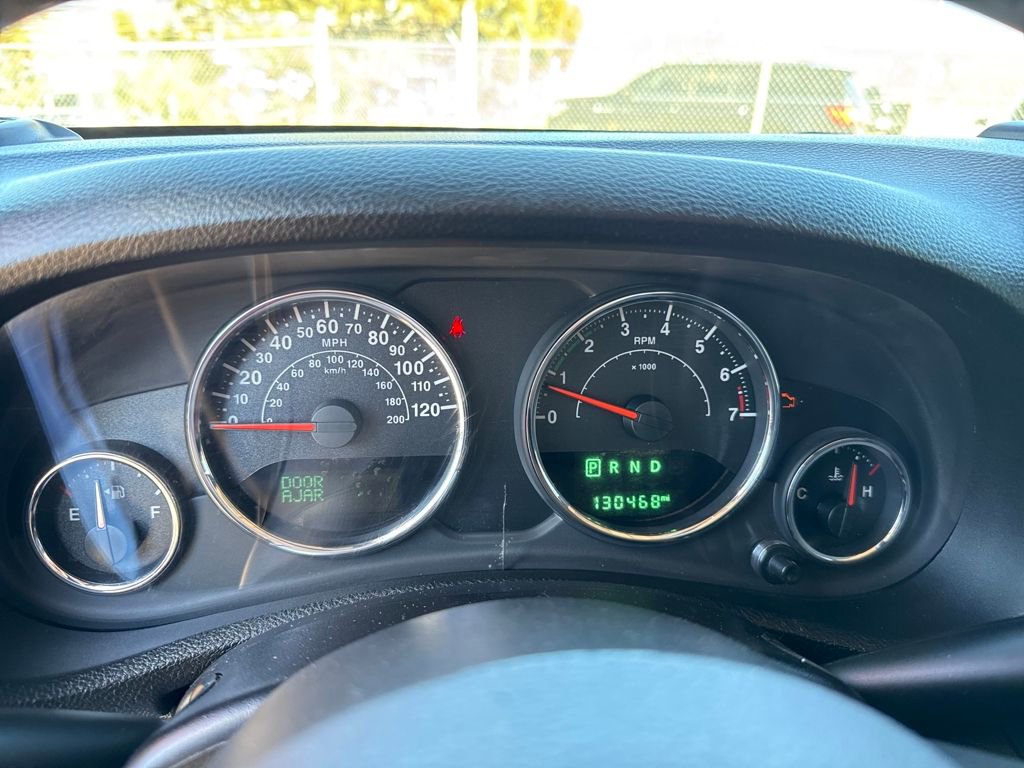 Used 2015 Jeep Wrangler Unlimited Sahara w/ Connectivity Group image 18