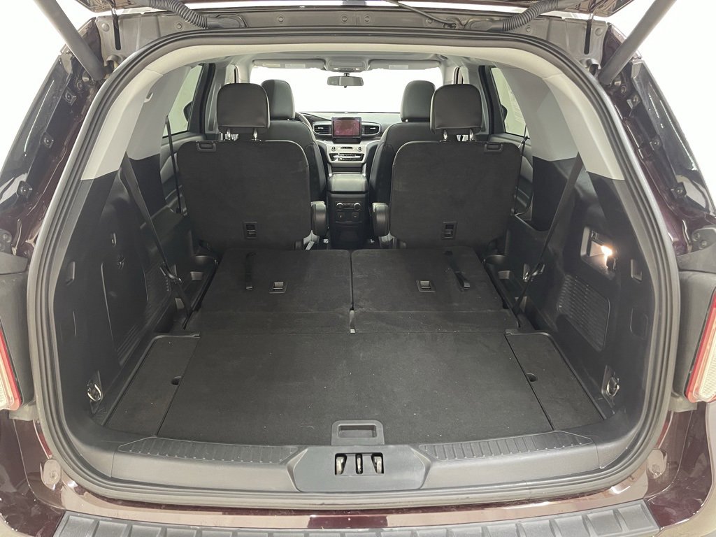 Used 2023 Ford Explorer XLT w/ Equipment Group 202A image 6