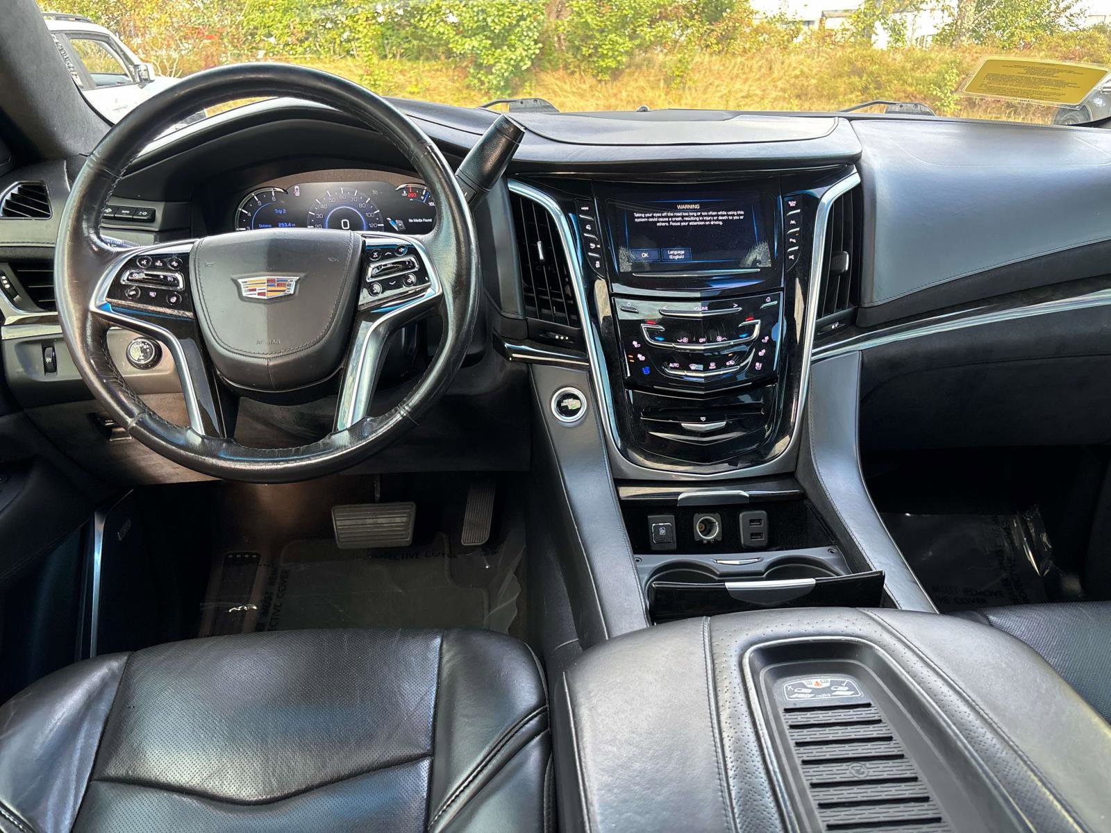 Used 2020 Cadillac Escalade ESV Platinum image 11